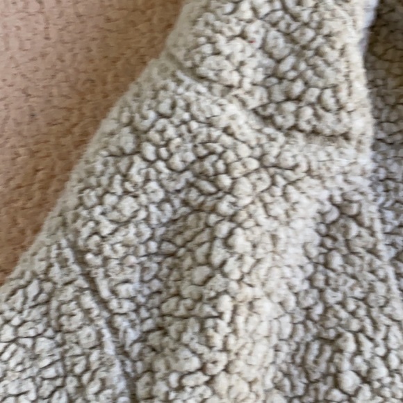 Dylan fuzzy jacket - Picture 3 of 3